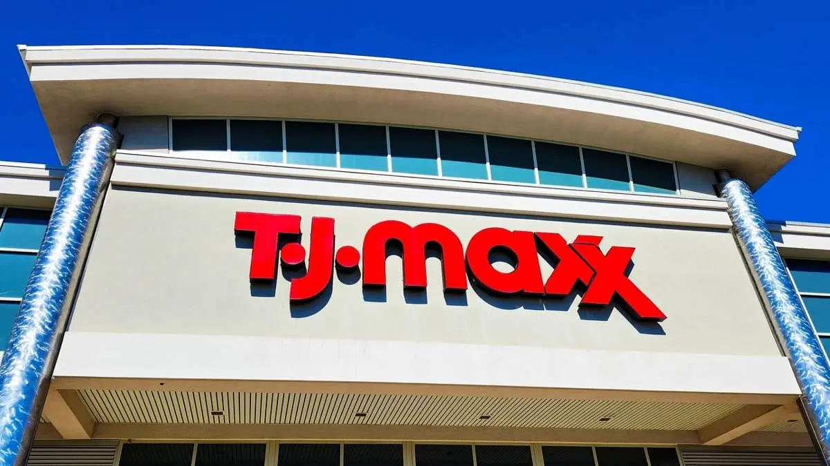 T.J. Maxx Unveils $50 Dog‑Themed Table Lamp That Brings Whimsy to Any Space