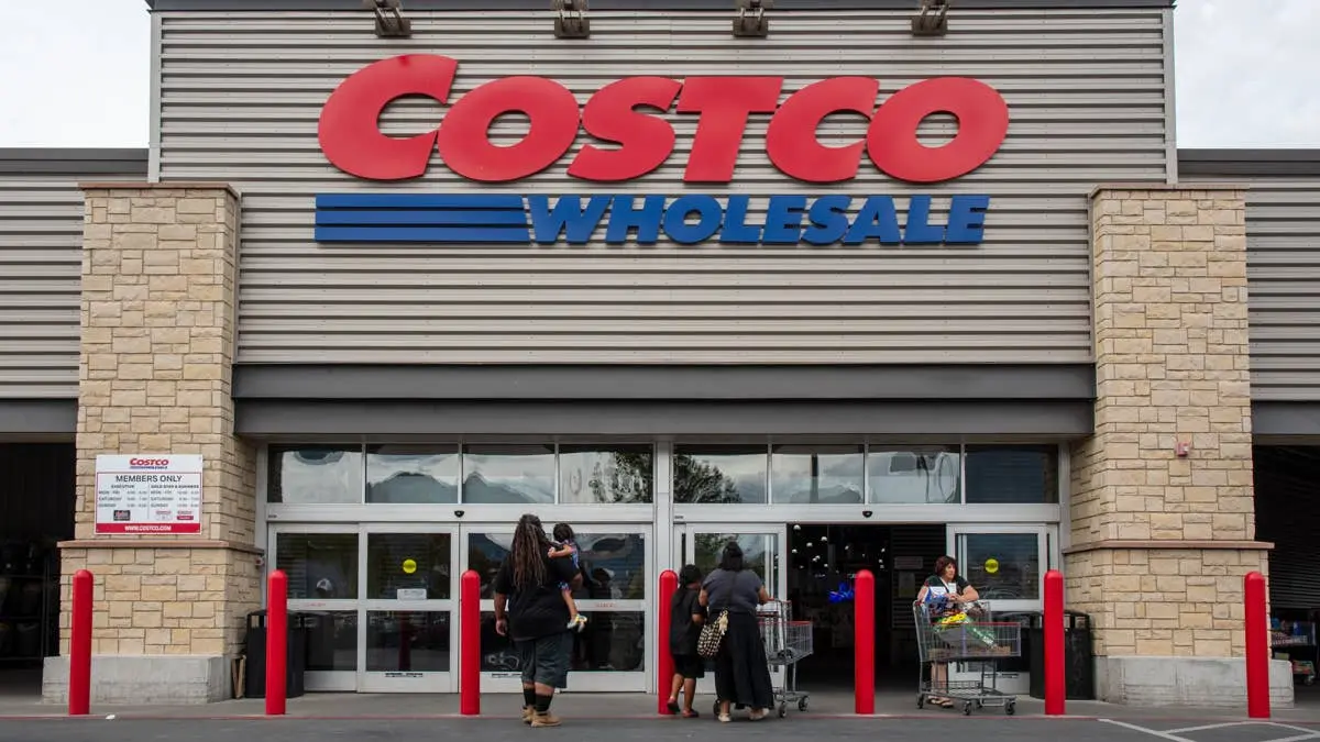 Costco Now Carries Snow Pants From Popular Brand Designed For Winter Play With Dogs