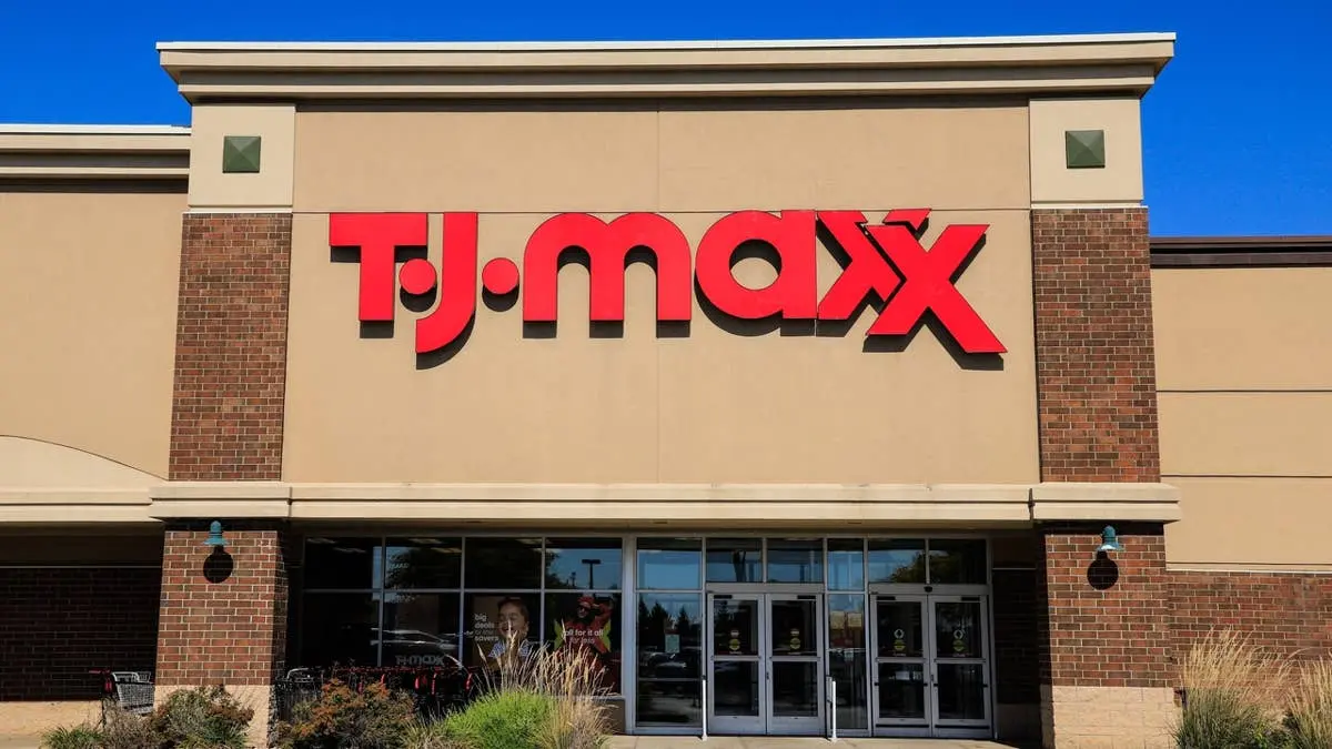 T.J. Maxx Unveils $15 Cat‑Themed Christmas Sweatshirt