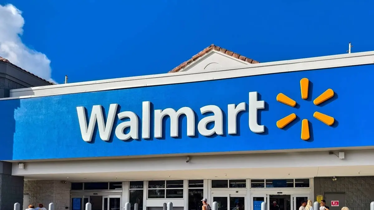 Walmart Launches Stylish Floor-to-Ceiling Light Oak Cat Tree